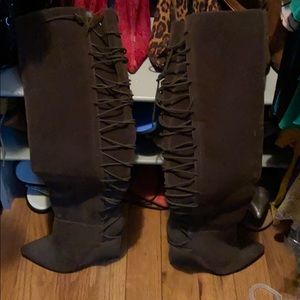 Wedge boots